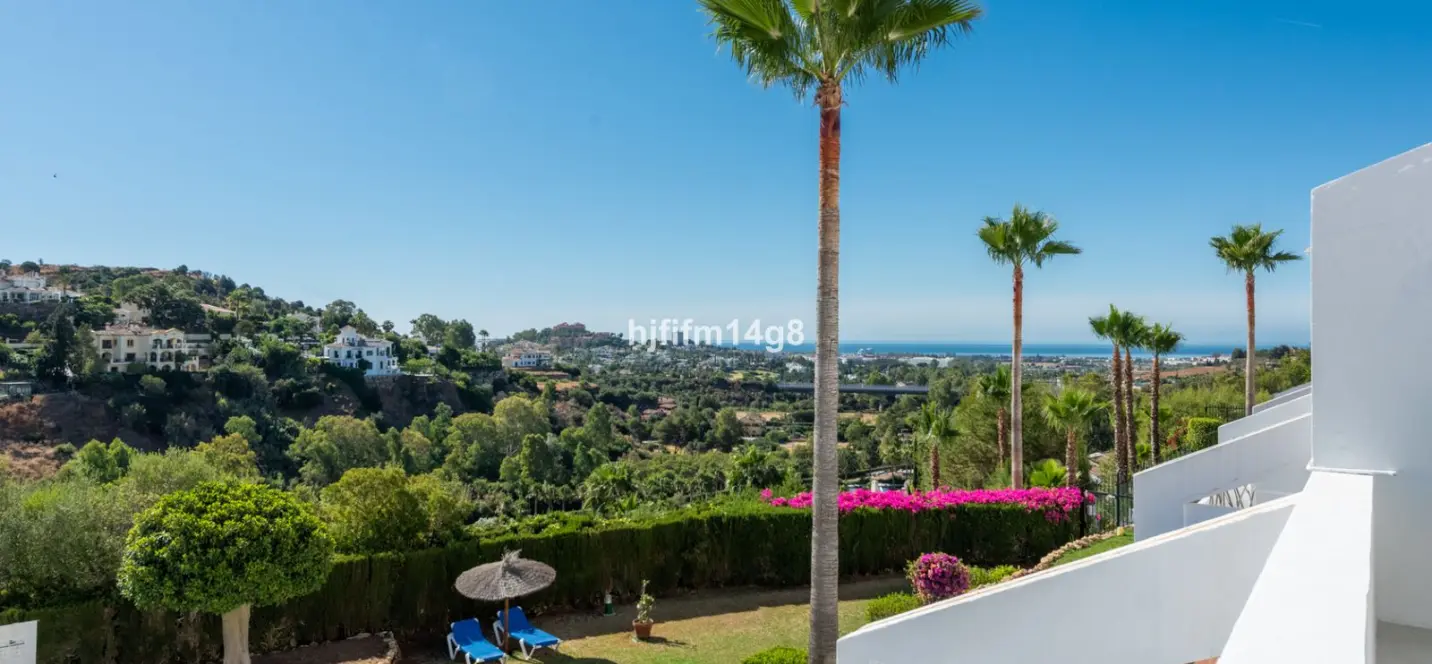 Sale of middle floor apartment in La Quinta 1