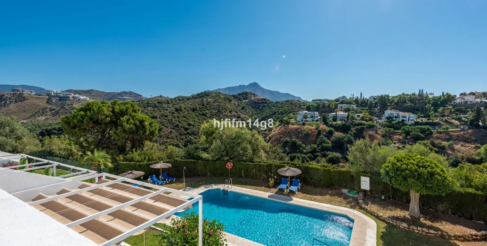 Sale of middle floor apartment in La Quinta 3