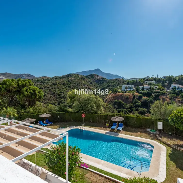 Sale of middle floor apartment in La Quinta