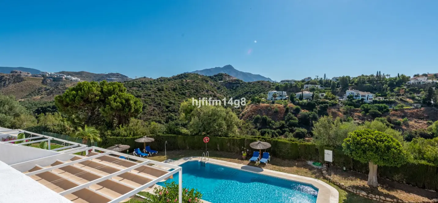 Sale of middle floor apartment in La Quinta 2
