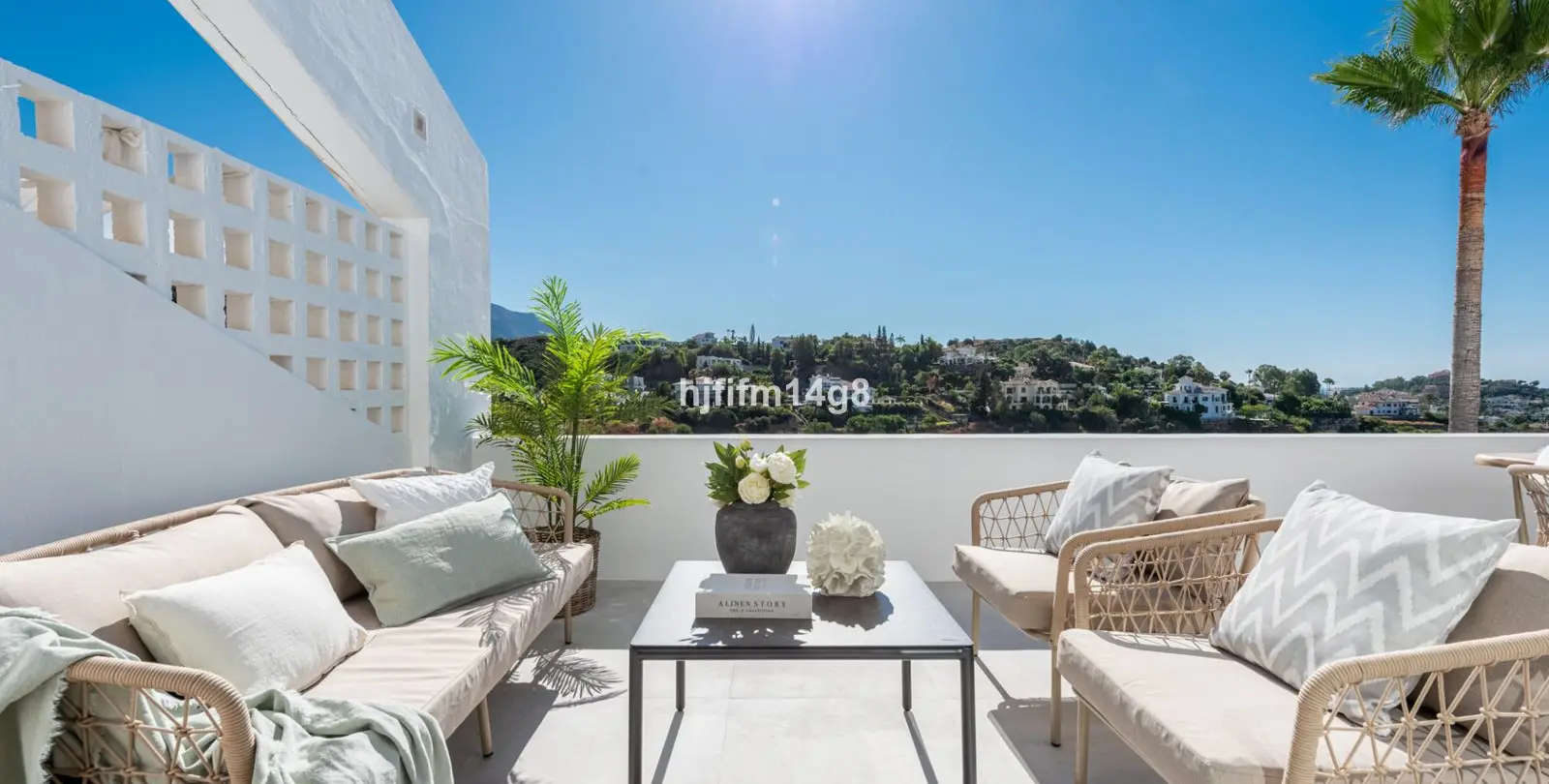 Sale of middle floor apartment in La Quinta 4