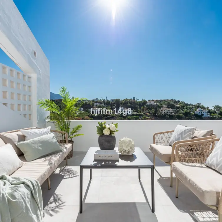 Sale of middle floor apartment in La Quinta