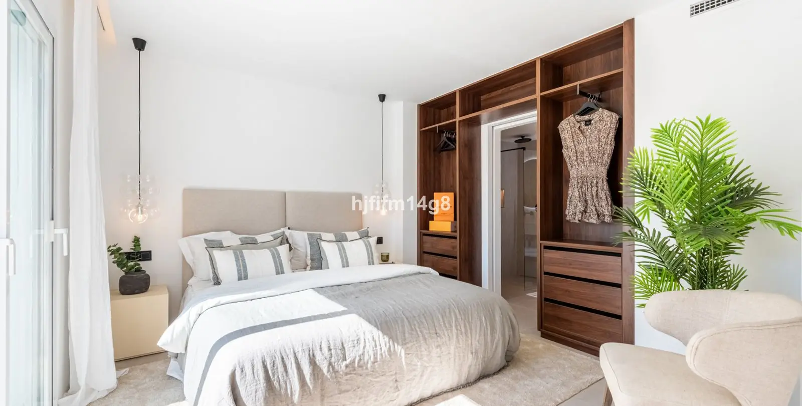 Sale of middle floor apartment in La Quinta 10