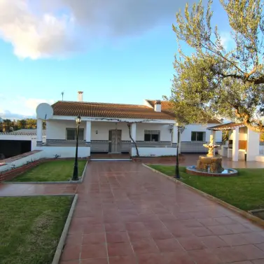 Продажа  отдельно стоящей виллы в Alhaurín el Grande