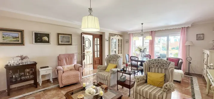 Sale of detached villa in Rincón de la Victoria 3