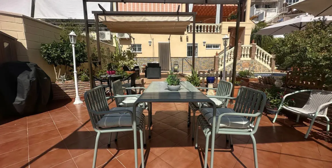 Продажа  отдельно стоящей виллы в Rincón de la Victoria 26