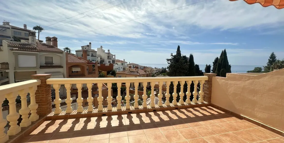 Продажа  отдельно стоящей виллы в Rincón de la Victoria 33