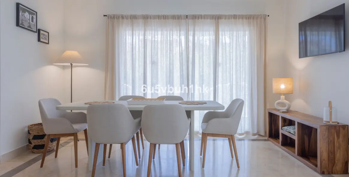 Продажа апартаментов на среднем этаже в Estepona 6