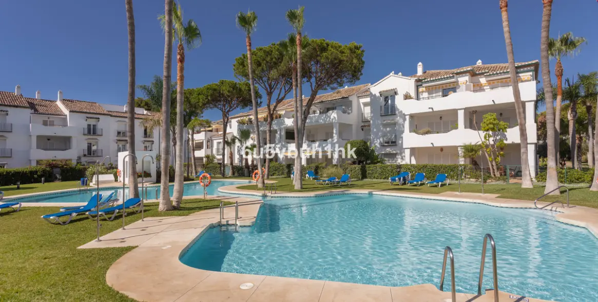 Продажа апартаментов на среднем этаже в Estepona 20