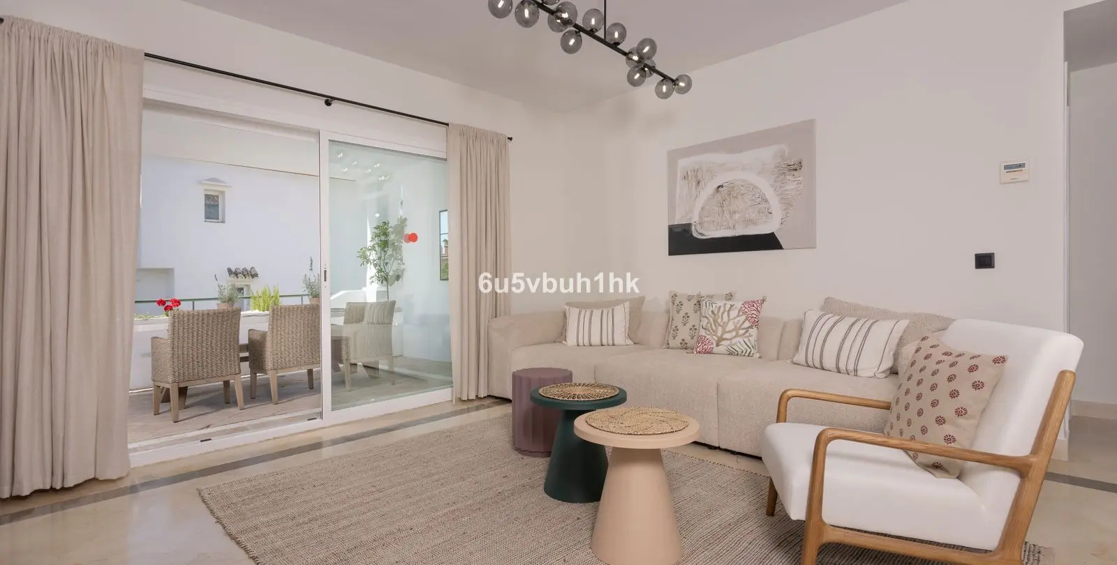 Sale of middle floor apartment in Estepona 4