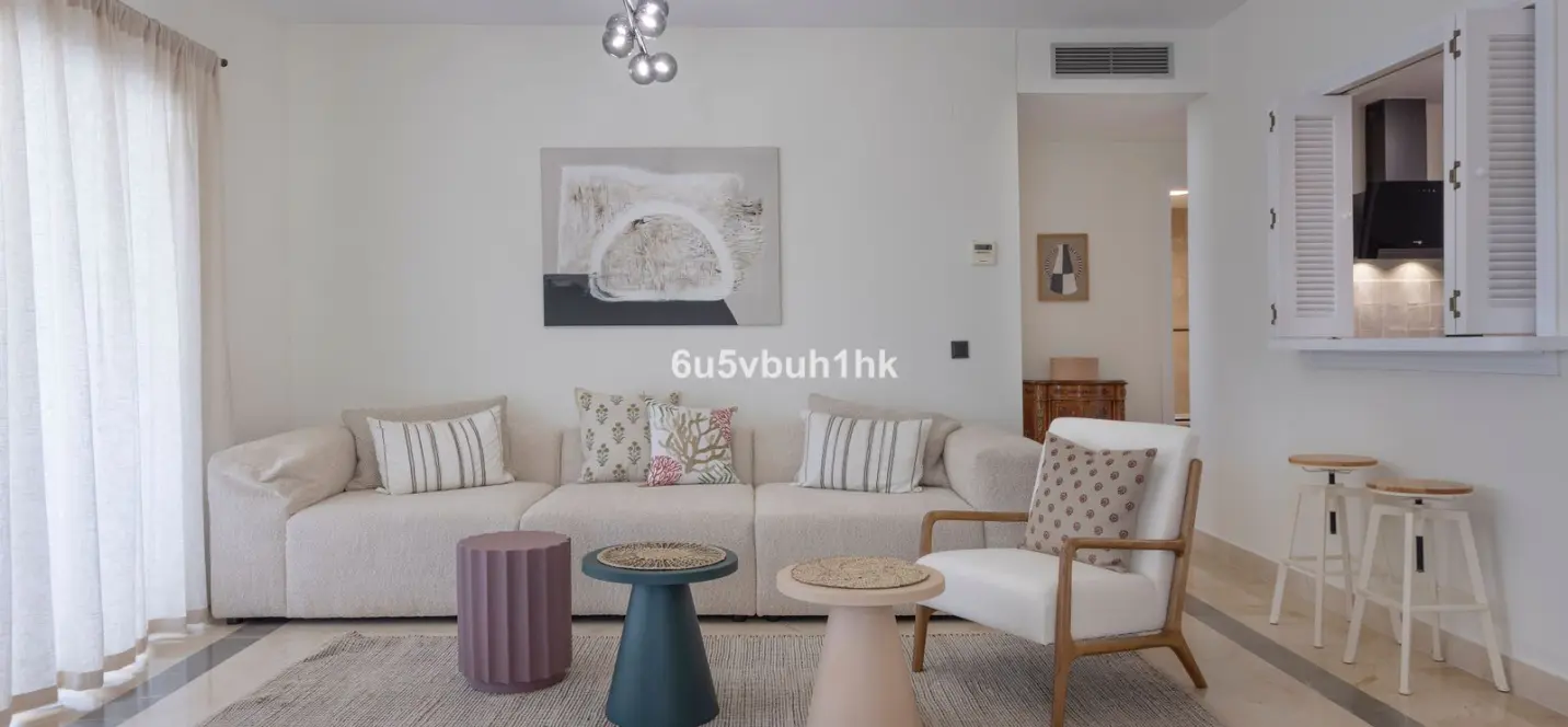 Sale of middle floor apartment in Estepona 4