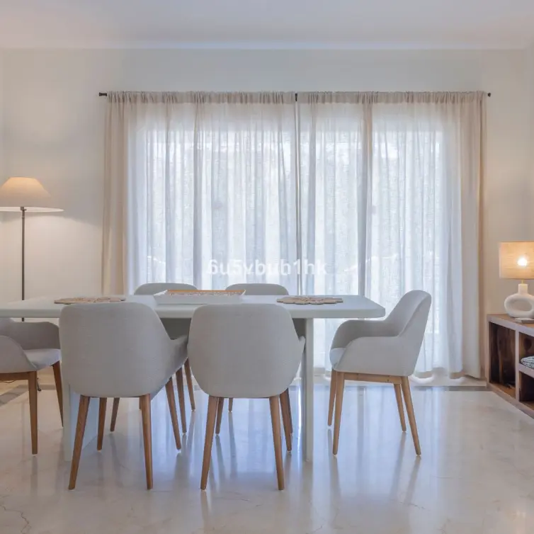 Sale of middle floor apartment in Estepona