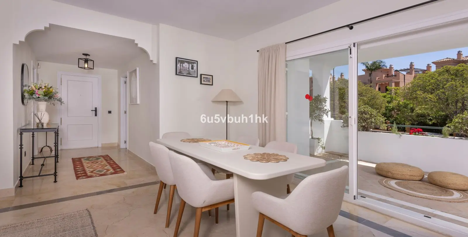 Sale of middle floor apartment in Estepona 8