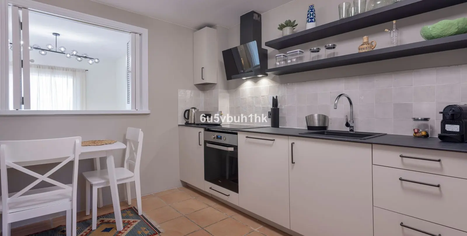 Sale of middle floor apartment in Estepona 9