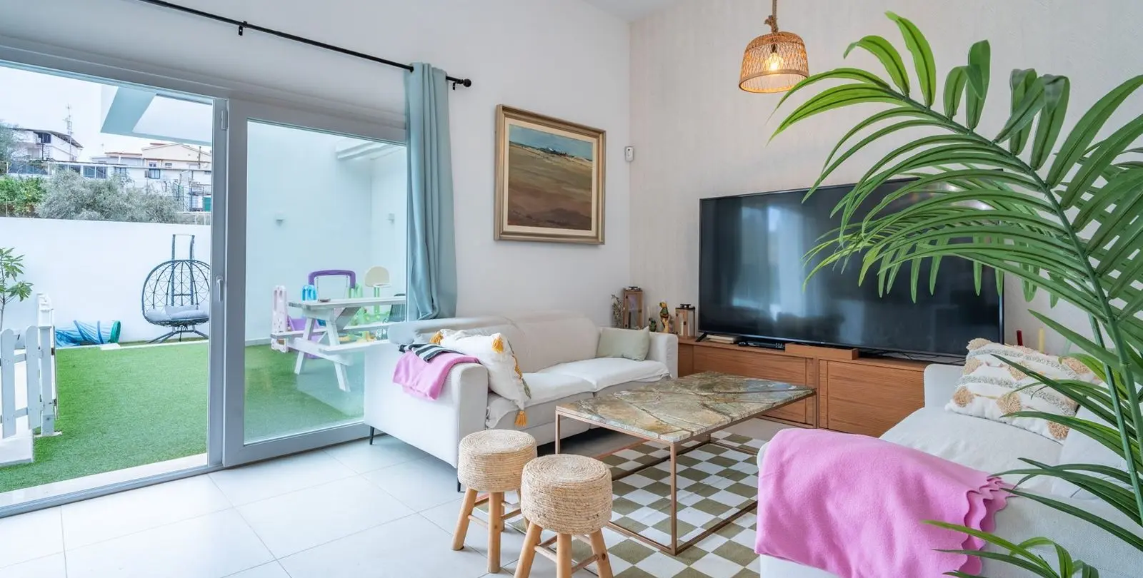 Sale of detached villa in El Candado 2