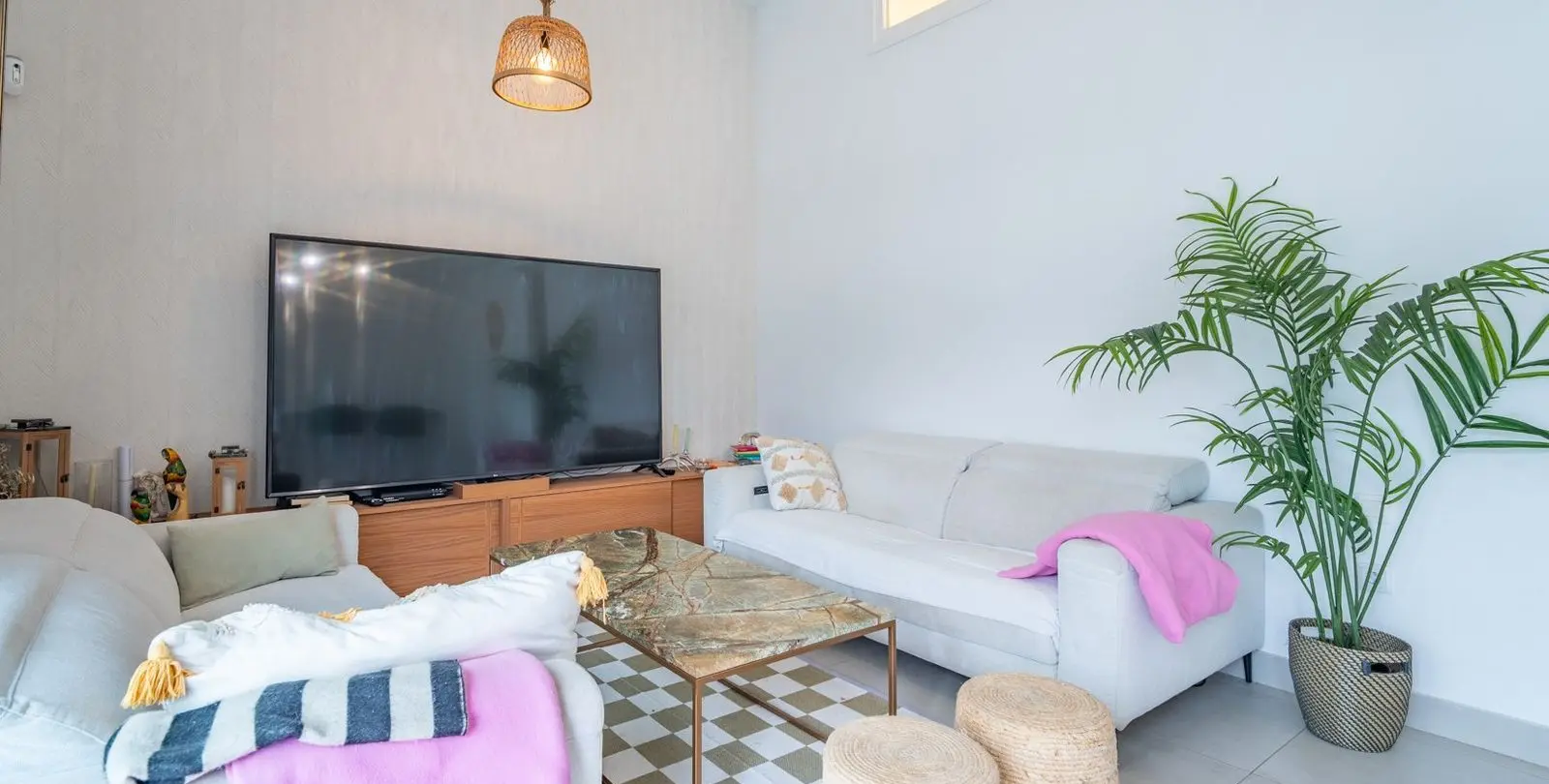 Sale of detached villa in El Candado 3
