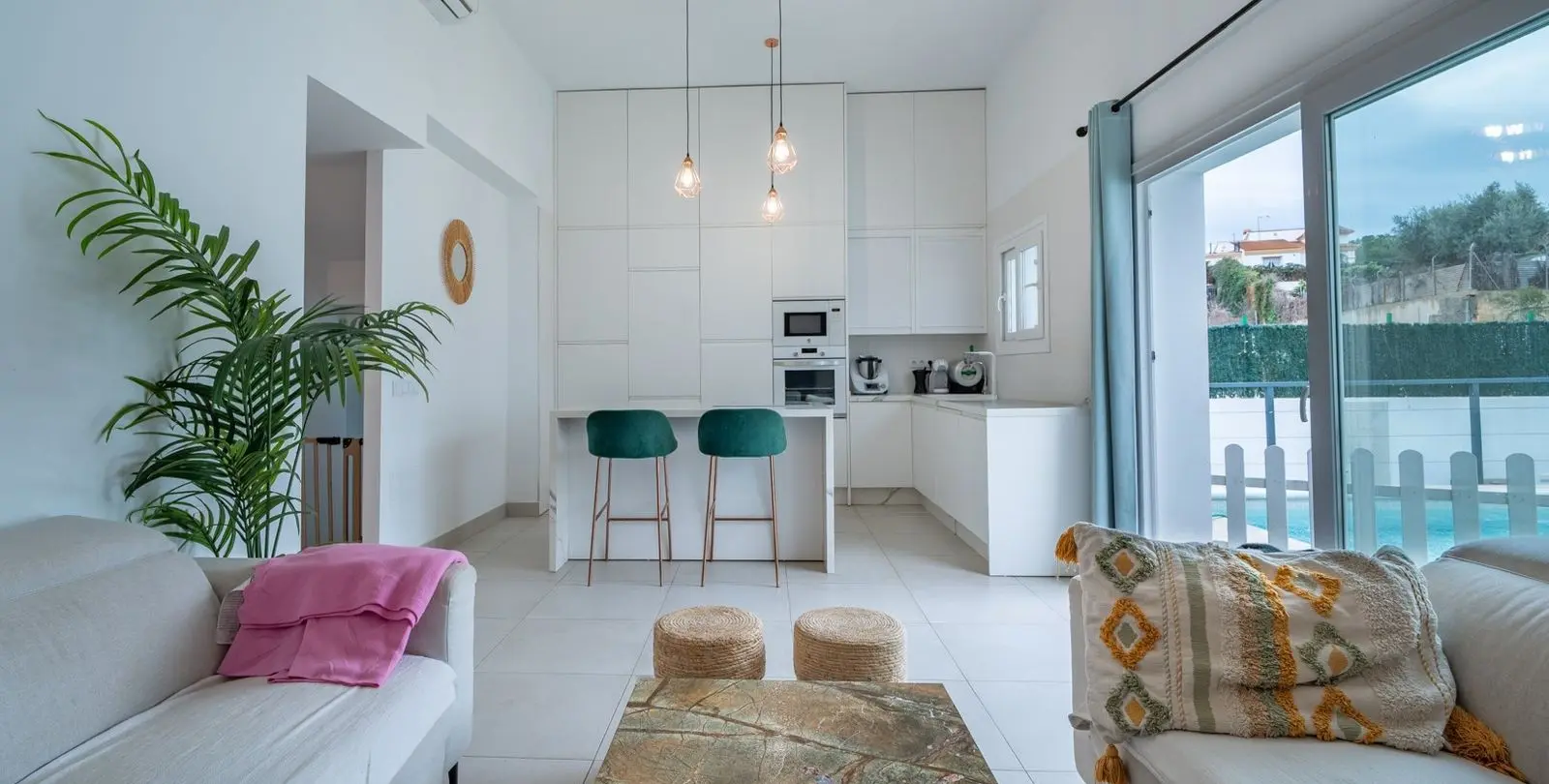 Sale of detached villa in El Candado 4