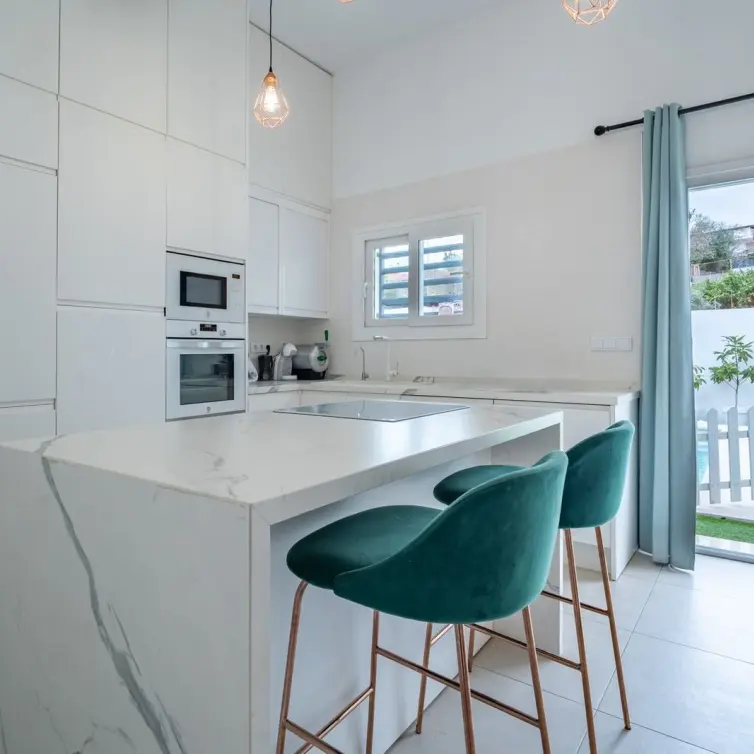 Sale of detached villa in El Candado