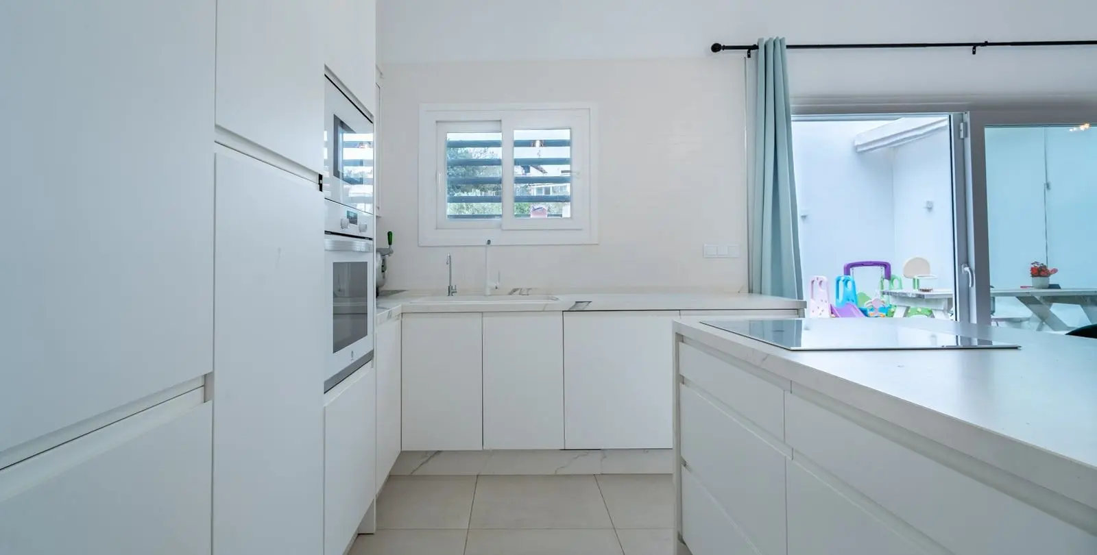 Sale of detached villa in El Candado 7