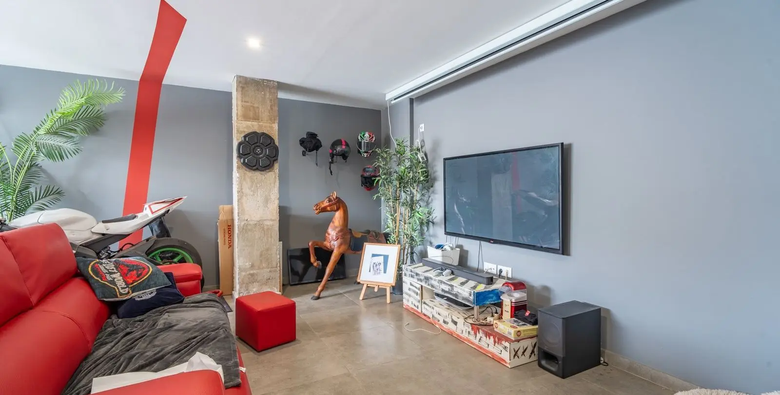Sale of detached villa in El Candado 24