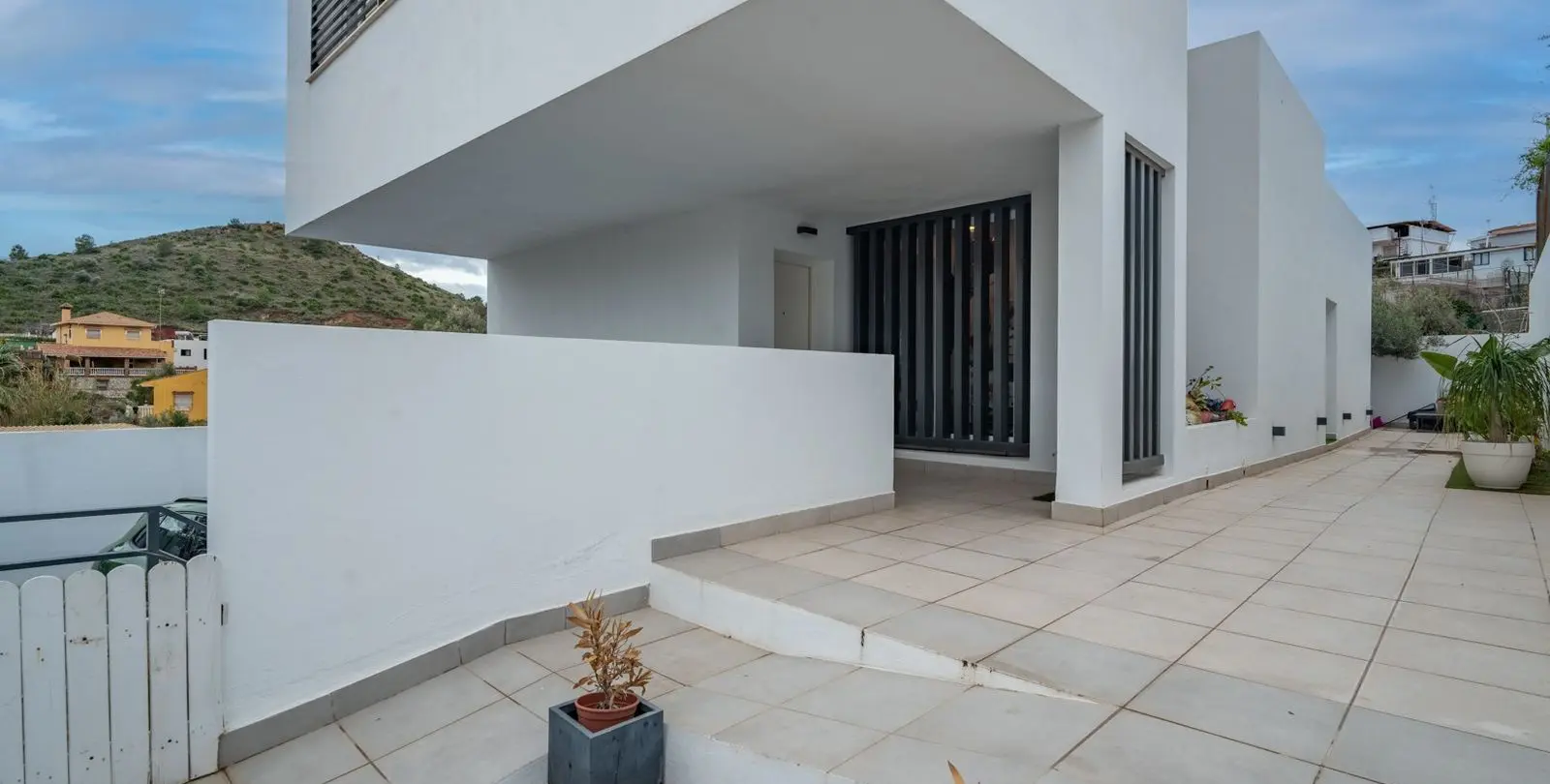 Sale of detached villa in El Candado 31