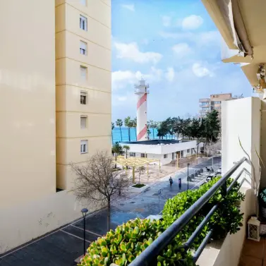 Venta de apartamento en planta media en Marbella