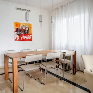 Venta de apartamento en planta media en Marbella