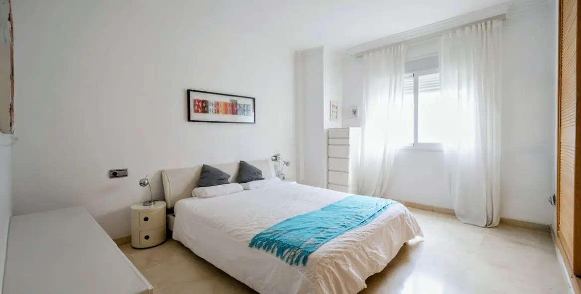 Venta de apartamento en planta media en Marbella 17