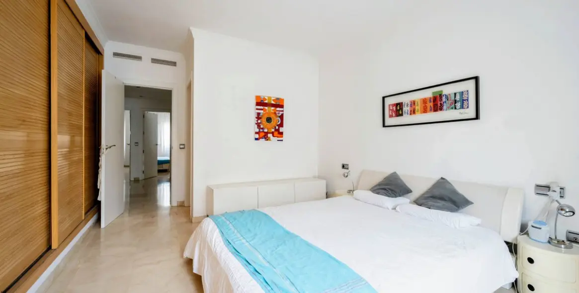 Venta de apartamento en planta media en Marbella 18