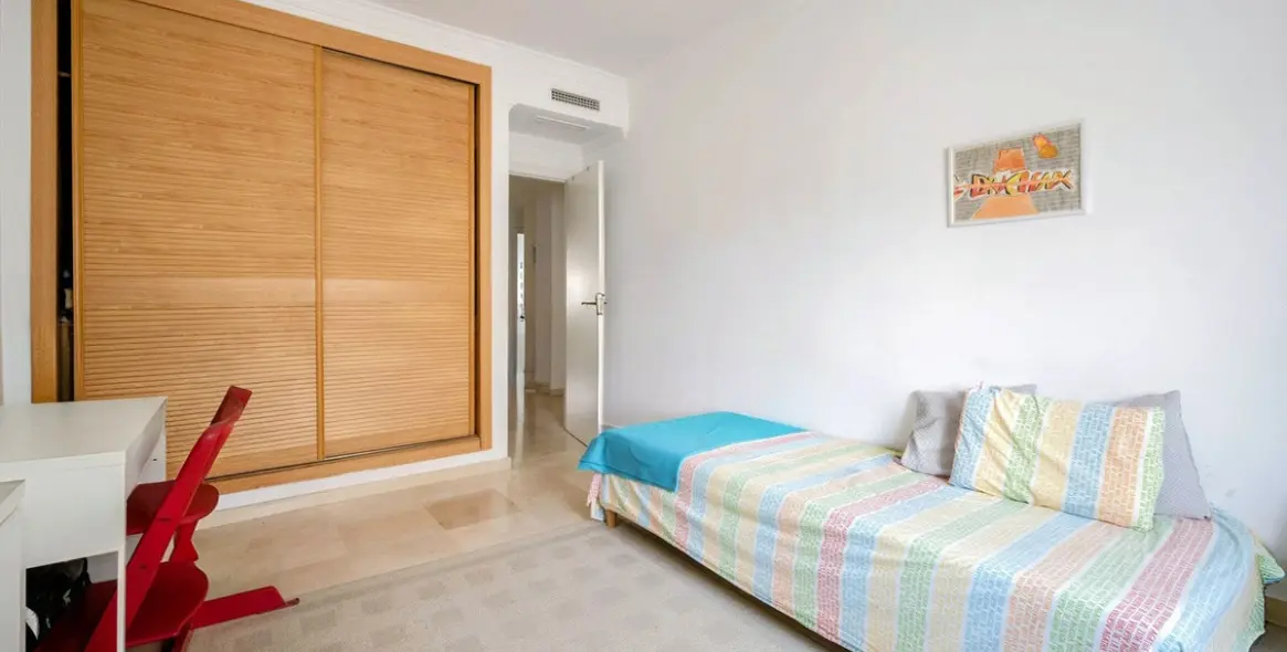 Venta de apartamento en planta media en Marbella 19