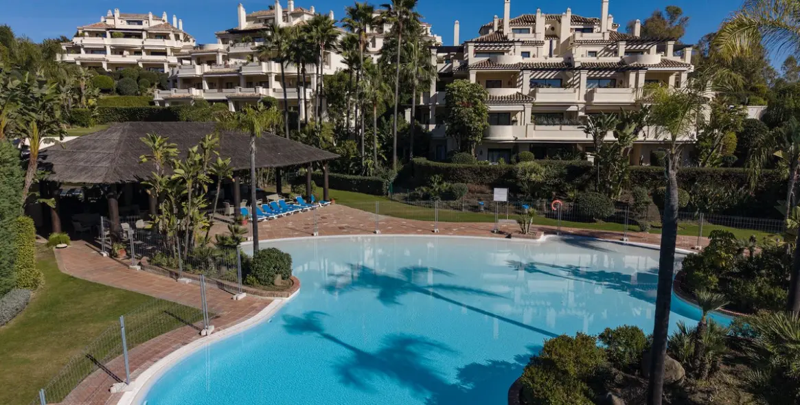 Venta de ático dúplex en Benahavís 10