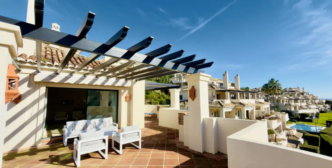 Venta de ático dúplex en Benahavís 13