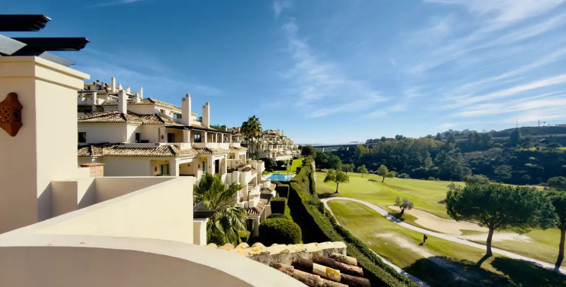 Venta de ático dúplex en Benahavís 14