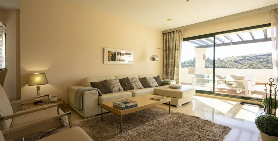 Venta de ático dúplex en Benahavís 17