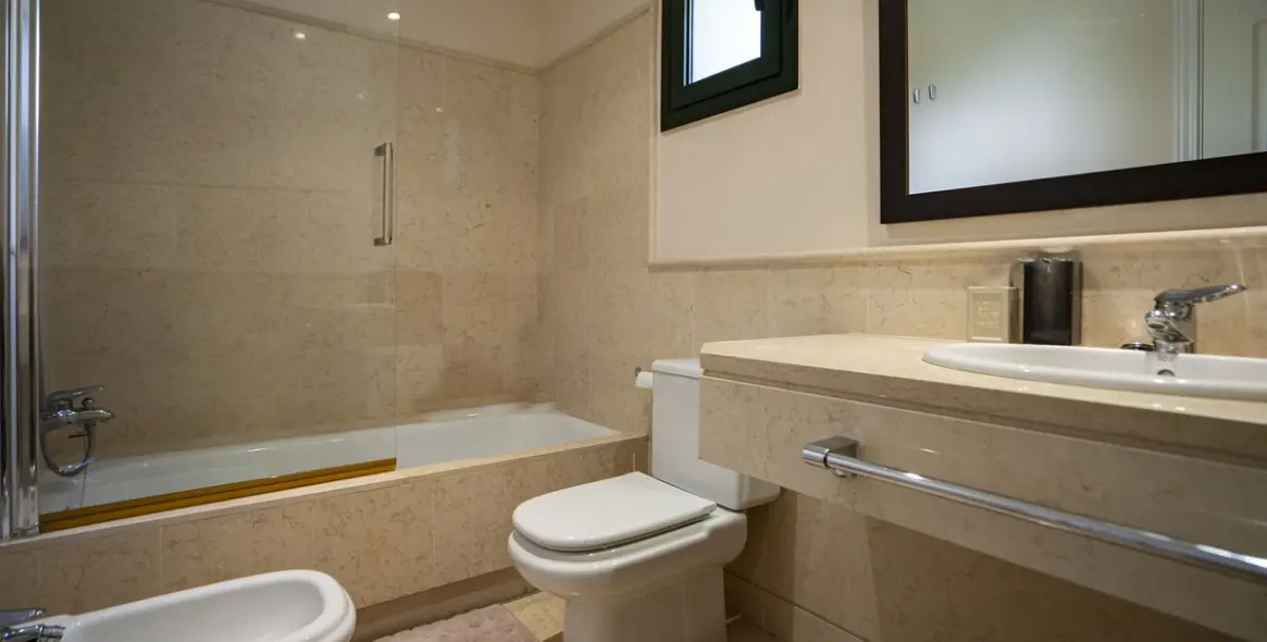 Sale of penthouse duplex in Benahavís 23