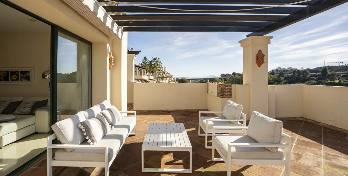 Sale of penthouse duplex in Benahavís 24