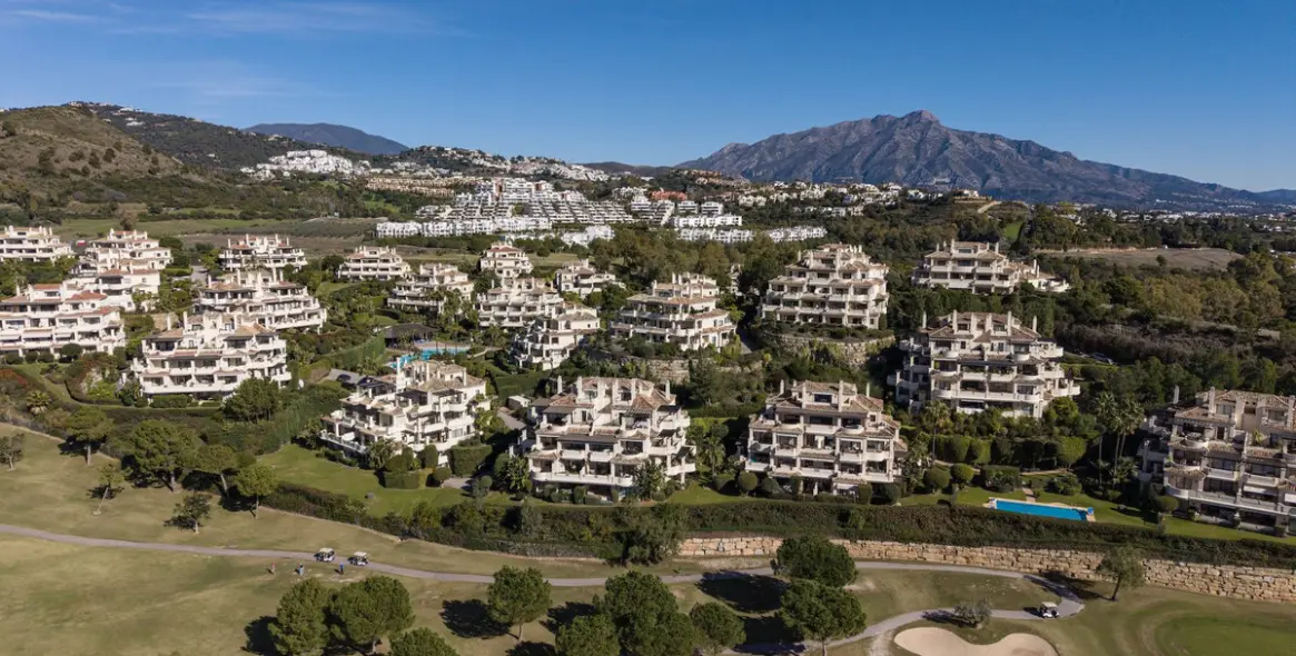 Sale of penthouse duplex in Benahavís 30