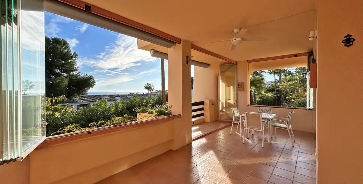 Venta de apartamento en planta media en The Golden Mile 2