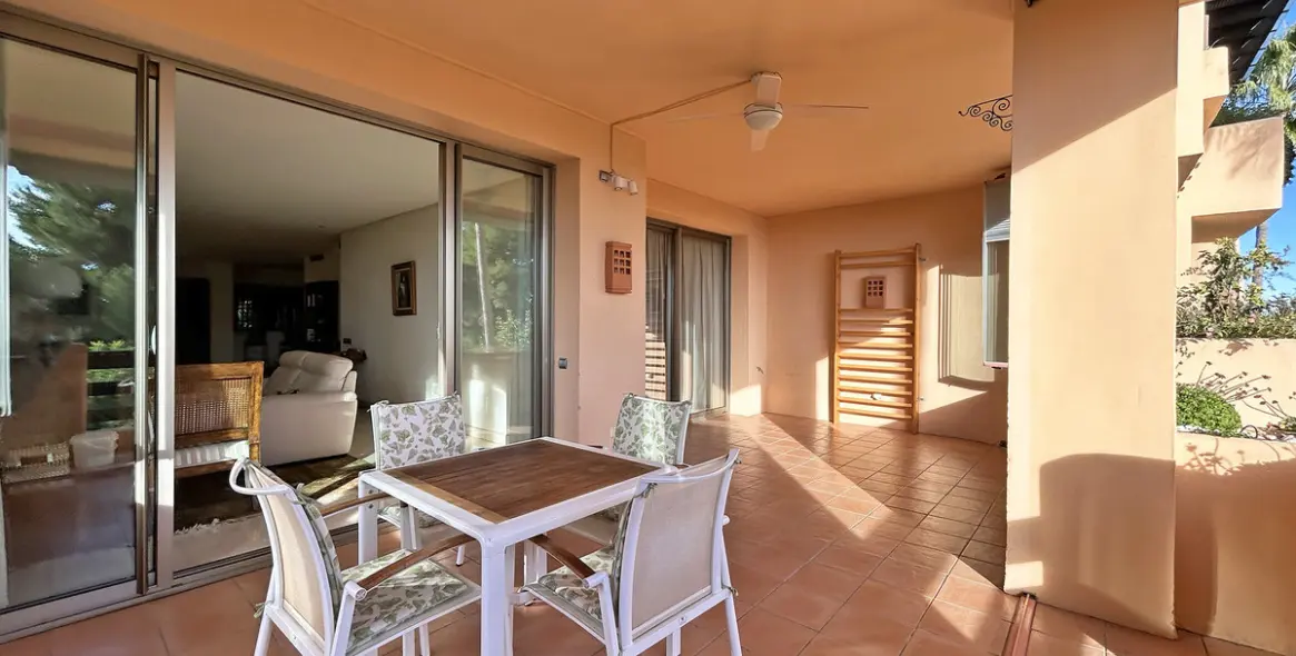 Venta de apartamento en planta media en The Golden Mile 3