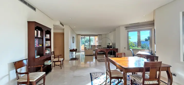 Venta de apartamento en planta media en The Golden Mile 3