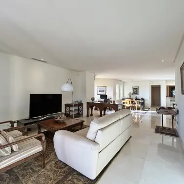 Venta de apartamento en planta media en The Golden Mile