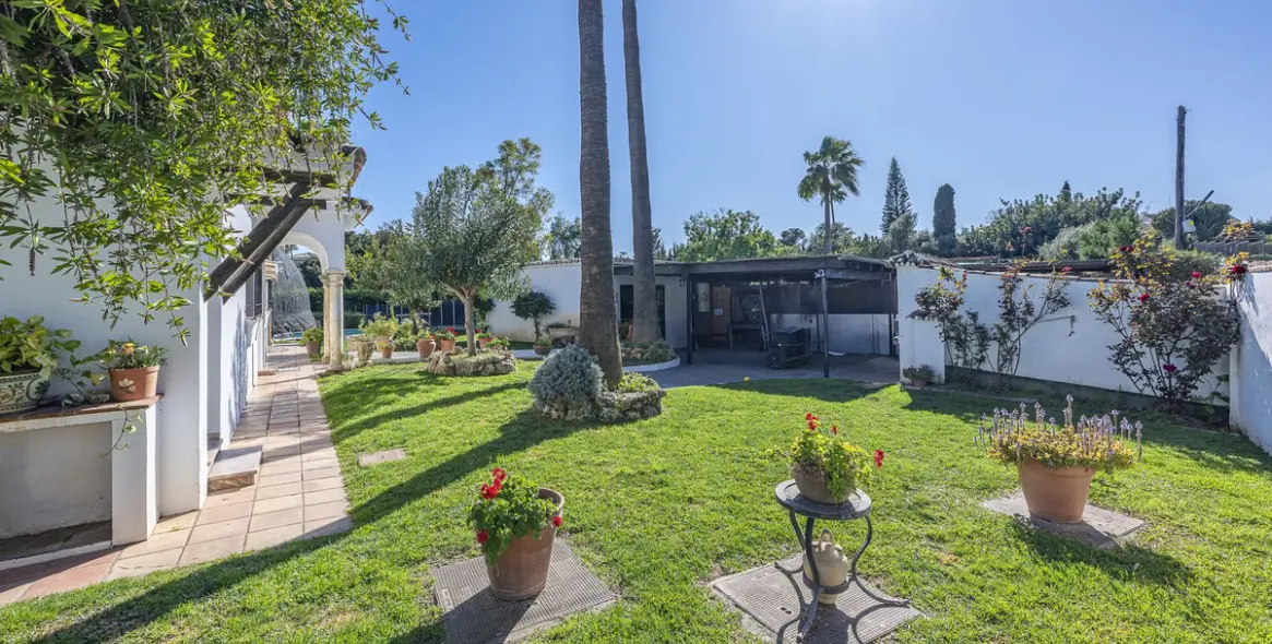 Venta de villa independiente en Guadalmina Alta 29