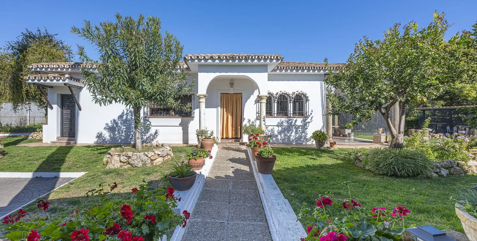 Venta de villa independiente en Guadalmina Alta 1