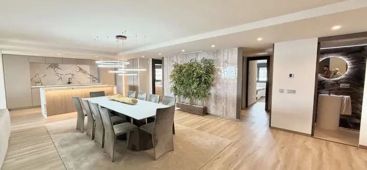 Venta de apartamento en planta media en Puerto Banús 0