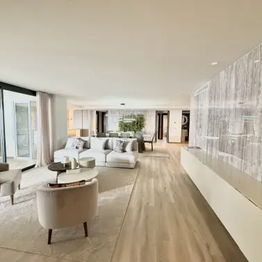 Venta de apartamento en planta media en Puerto Banús