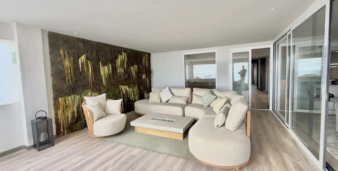 Venta de apartamento en planta media en Puerto Banús 10