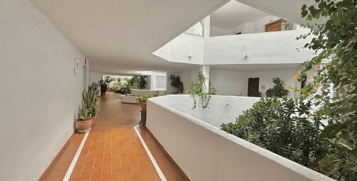 Продажа апартаментов на среднем этаже в Puerto Banús 28