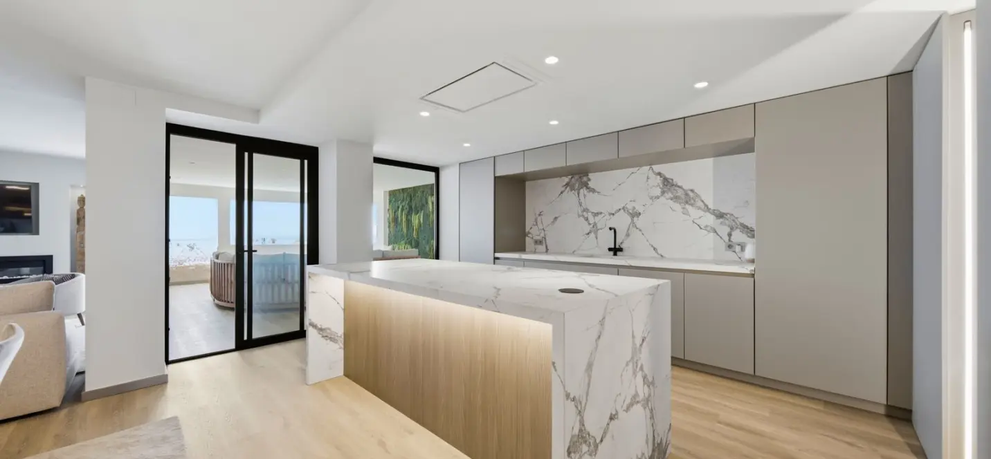 Продажа апартаментов на среднем этаже в Puerto Banús 4
