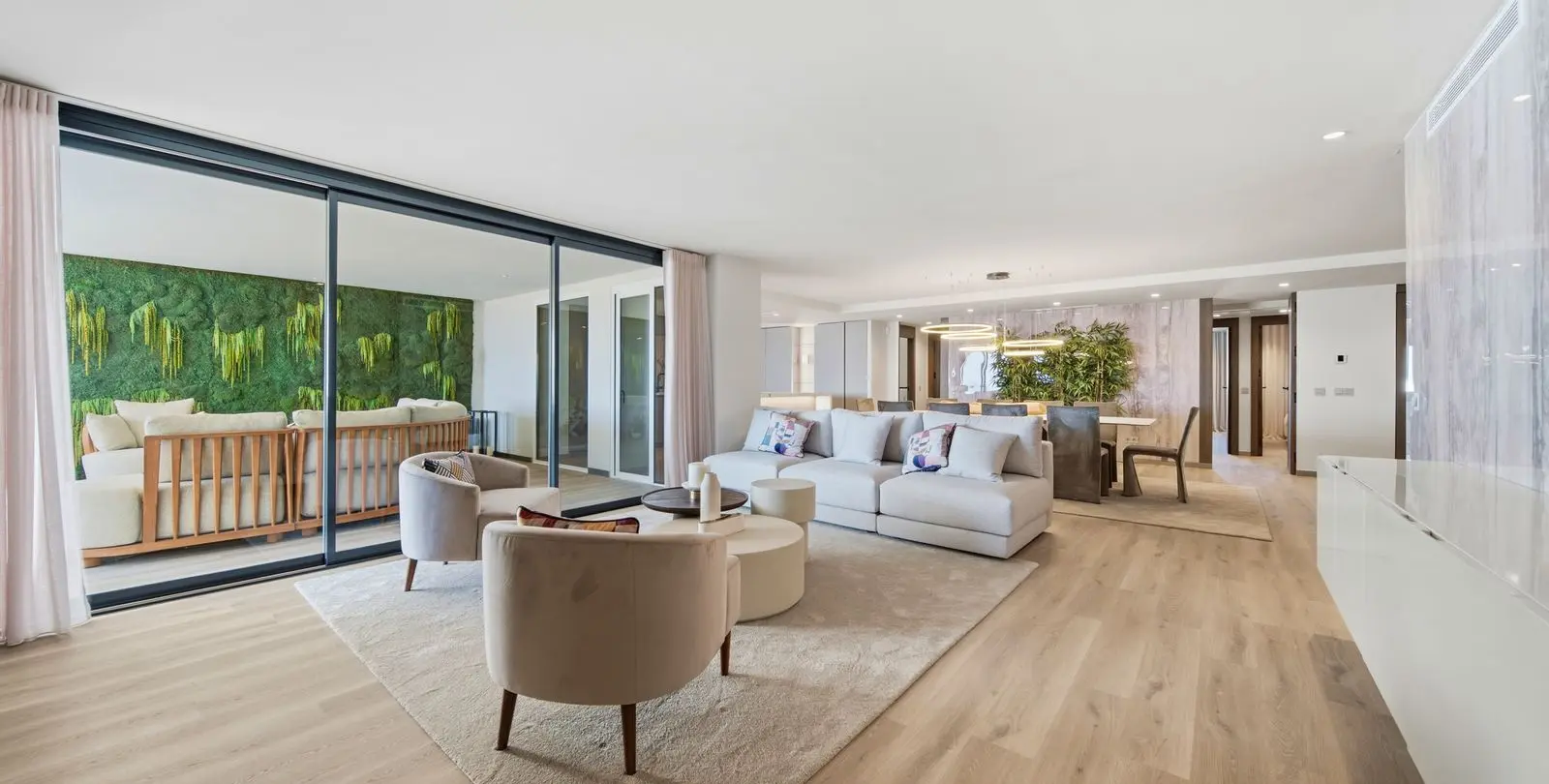 Venta de apartamento en planta media en Puerto Banús 7