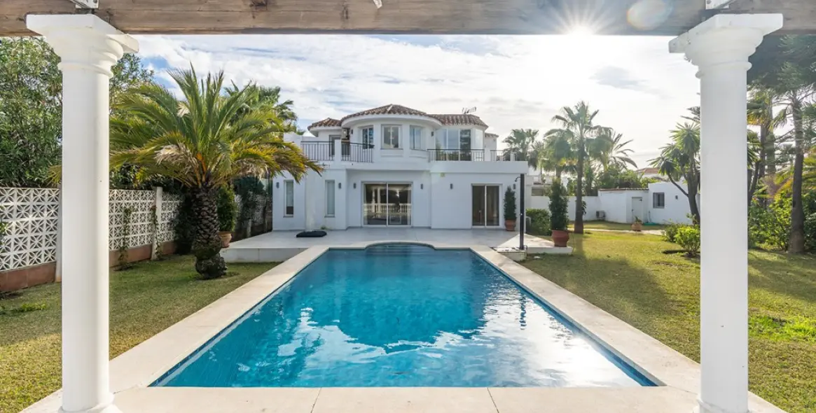 Venta de villa independiente en Marbesa 1